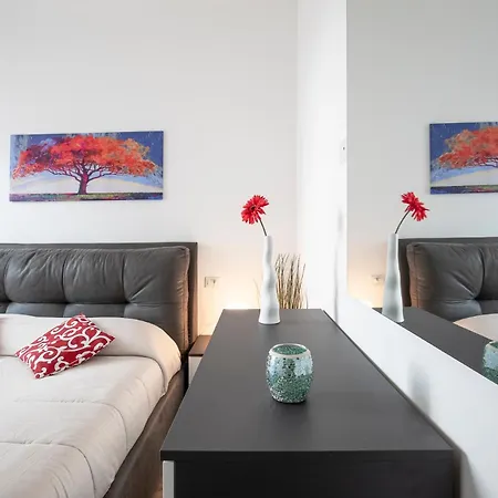 Apartment Easy Living 10 Min To Duomo *